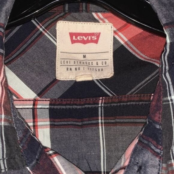 Levis Mens Red/Black Plaid Short Sleeve Button-Up Shirt Size M - Picture 4 of 10